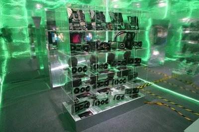 iGame首家快闪店惊艳亮相深圳，九段蒸汽工厂MOD整机首秀引领硬核风潮